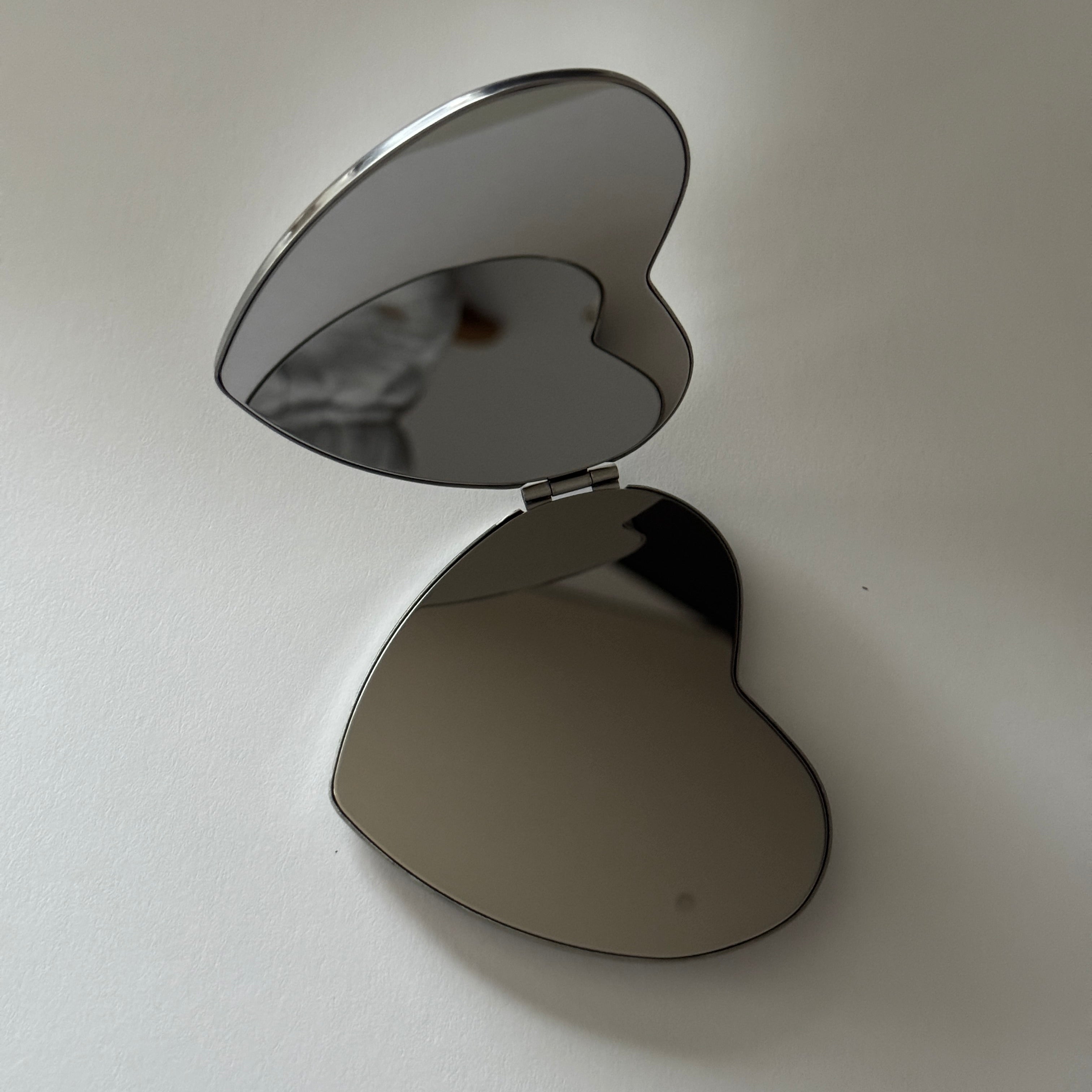 Violet Heart compact mirror