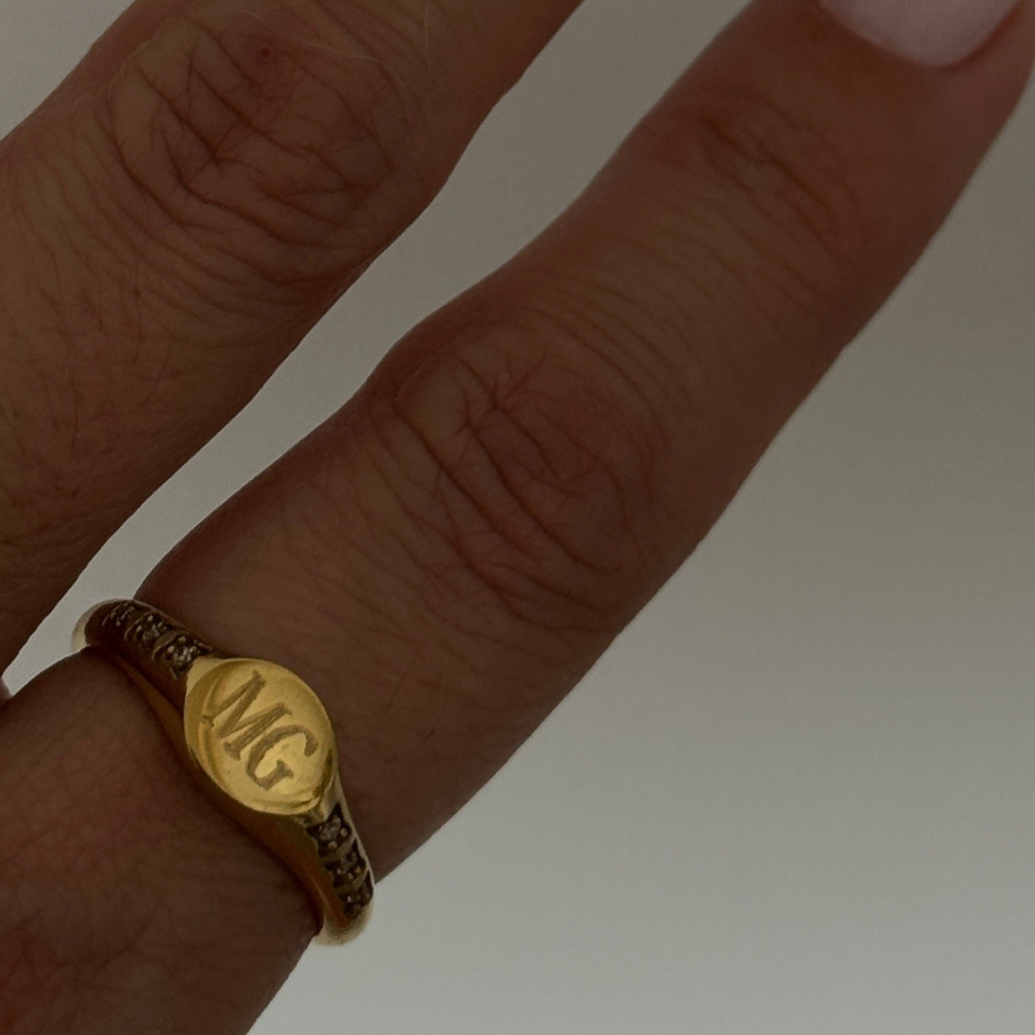 Mini cz Signet ring