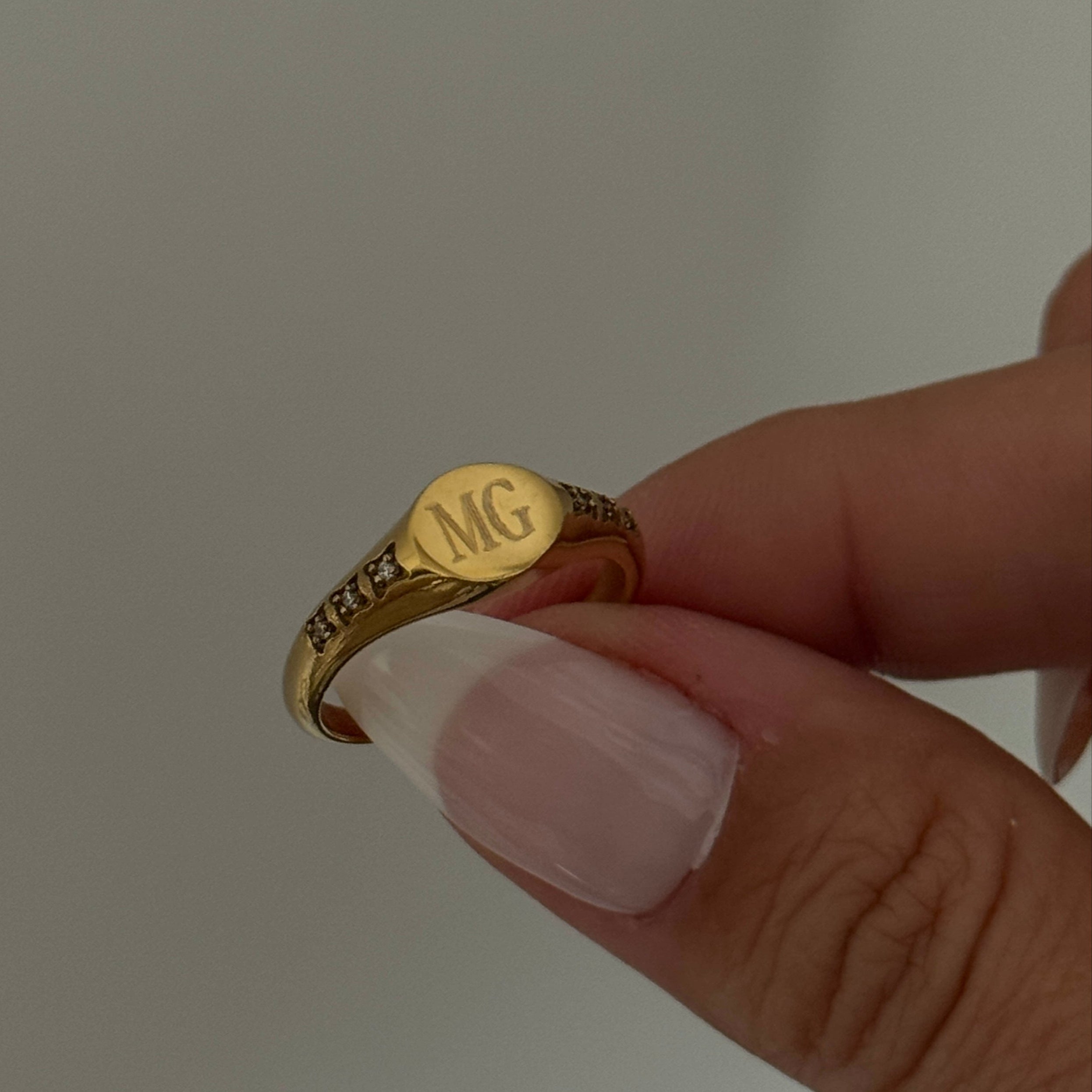 Mini cz Signet ring