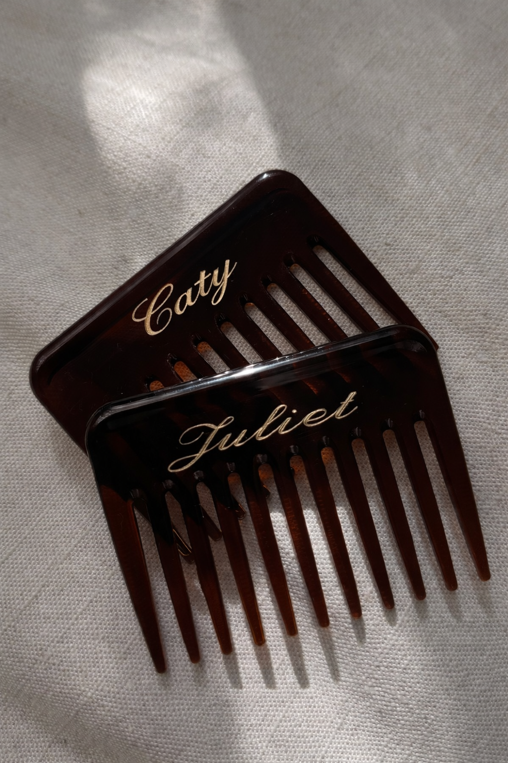 Lily comb