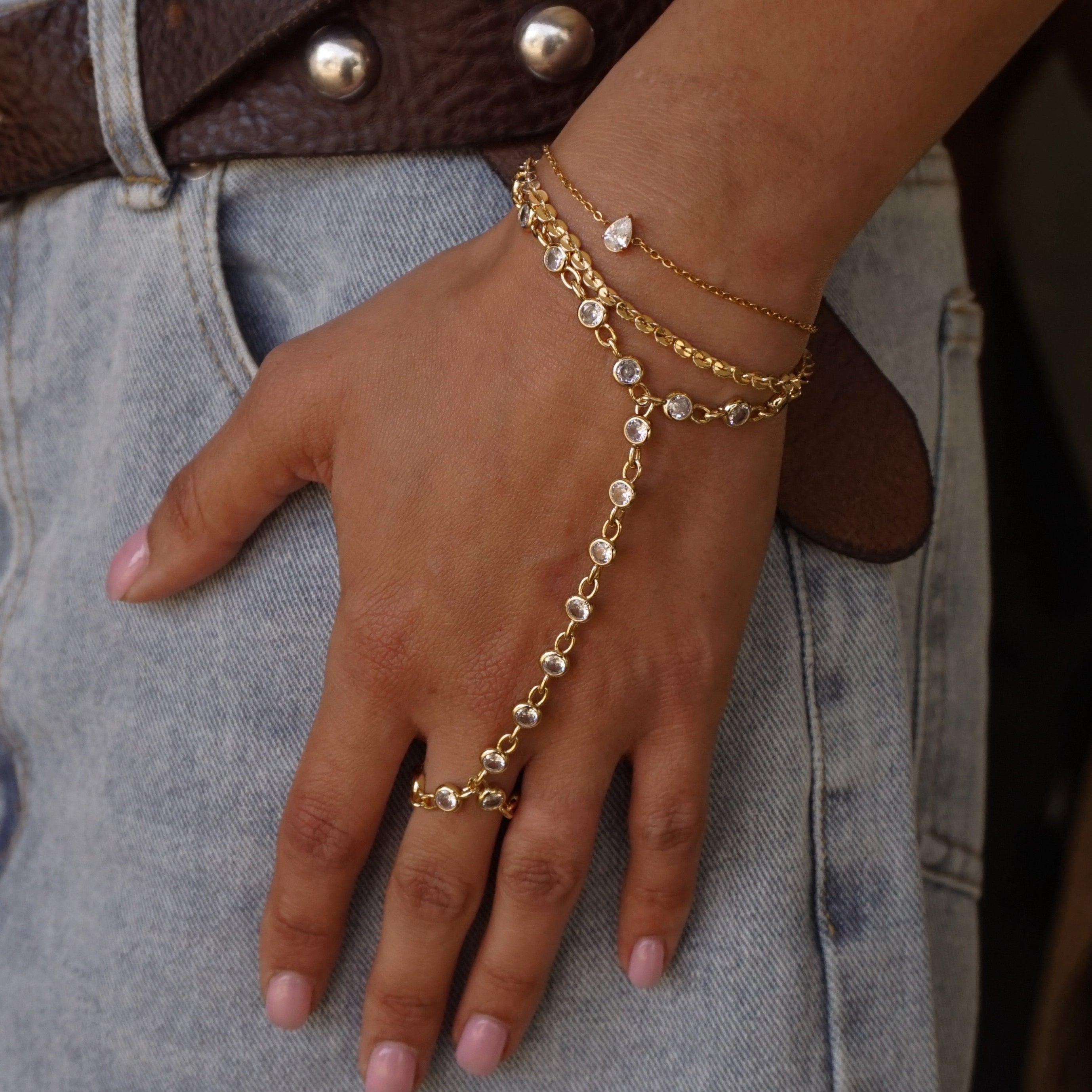 Esmeralda hand chain